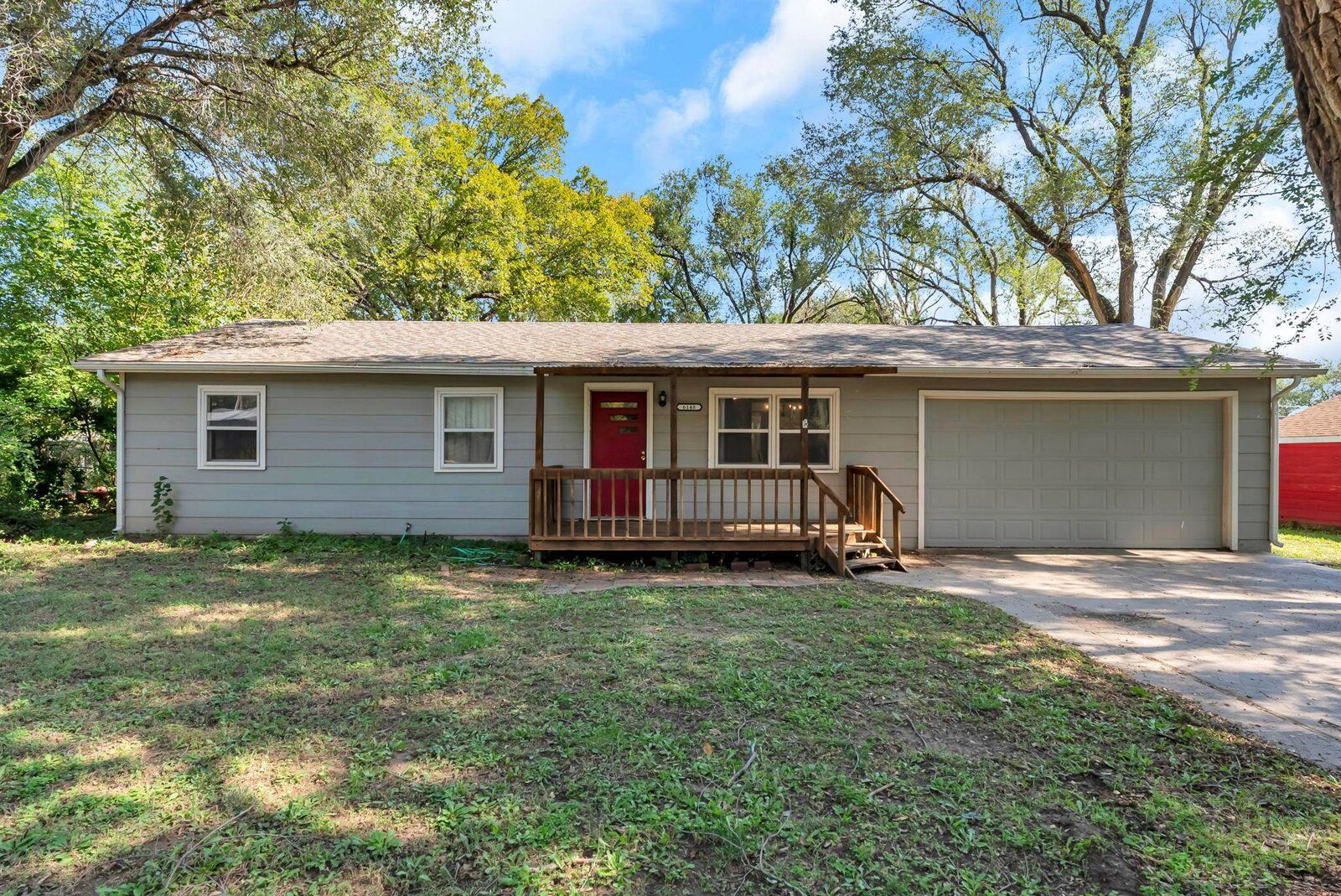Property Photo:  6148 S Laura St  KS 67216-4053