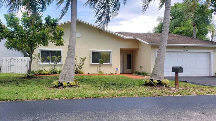 Property Photo: 10123 SW 145th Ct FL 33186
