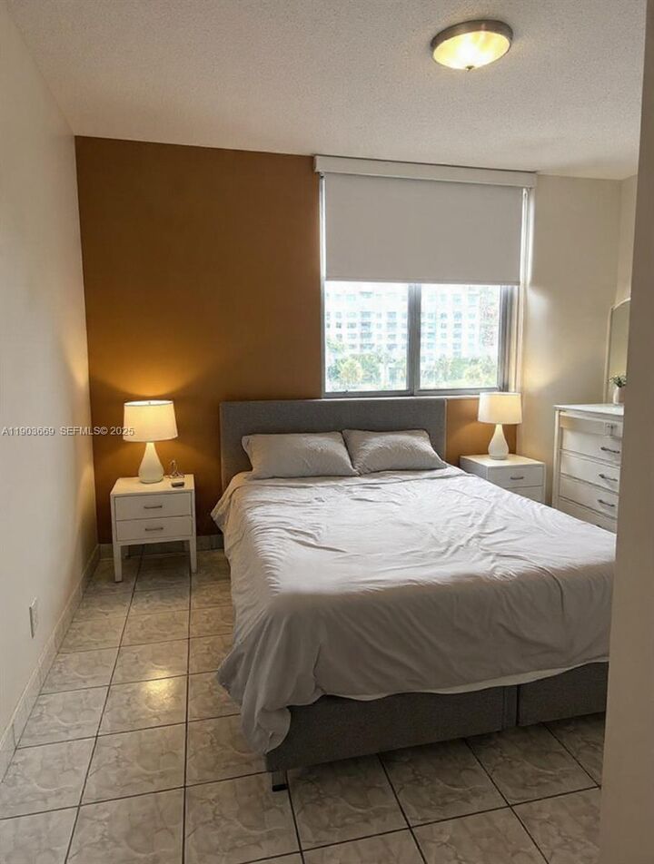 Property Photo:  2025 NE 164th St 508  FL 33162 