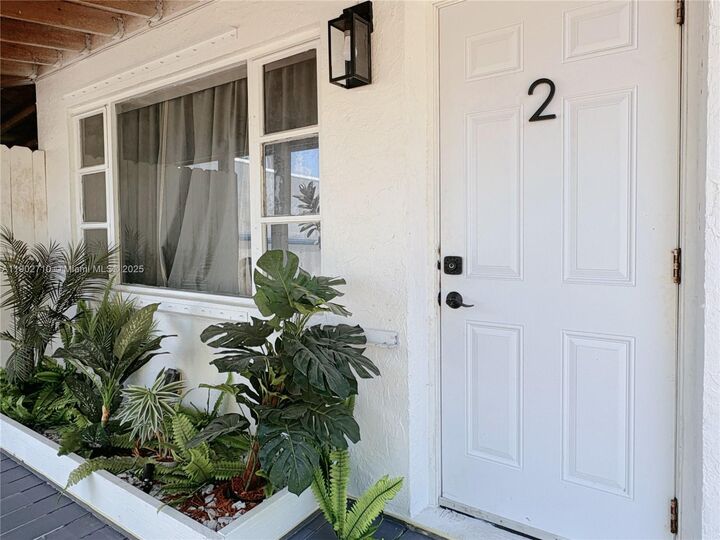 Property Photo:  1726 Thomas St 2  FL 33020