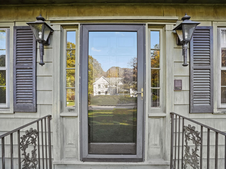 Property Photo: 110 Sturbridge Lane CT 06611