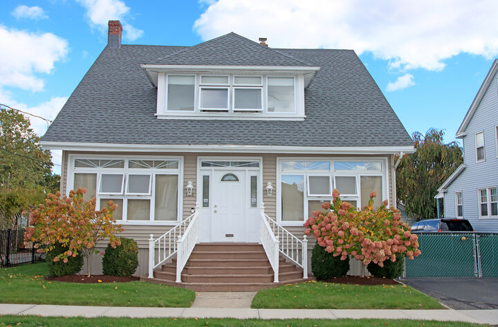 196 Oakland Street  Stratford CT 06615 photo