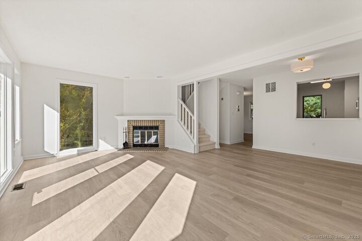 Property Photo:  60 Far View Commons 60  CT 06488