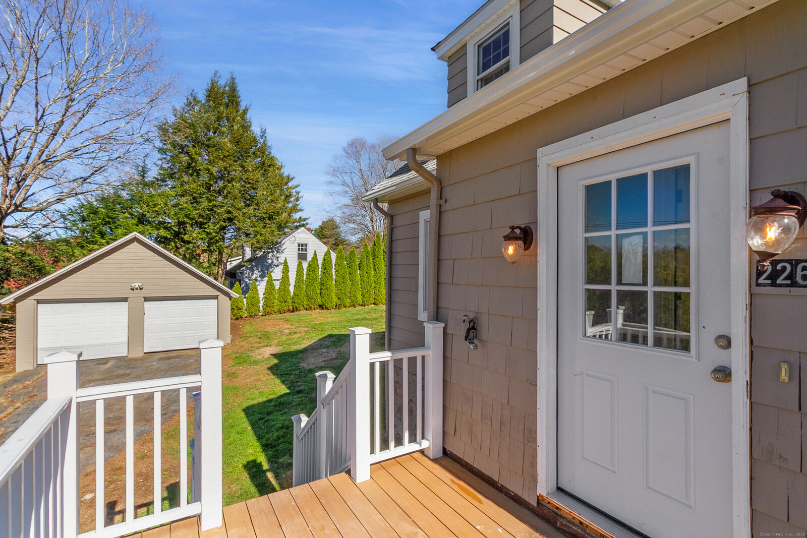 Property Photo:  226 Walnut Street  CT 06483