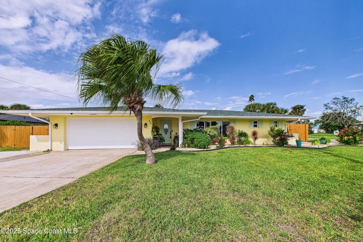 Property Photo:  400 Oak Ridge Drive  FL 32903 