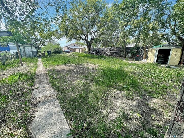 Property Photo: 34 14th Avenue SE SK S9H 3S2