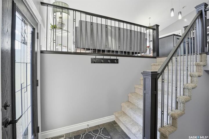Photo de la propriété:  1118 Rempel Place  SK S7T 0M2