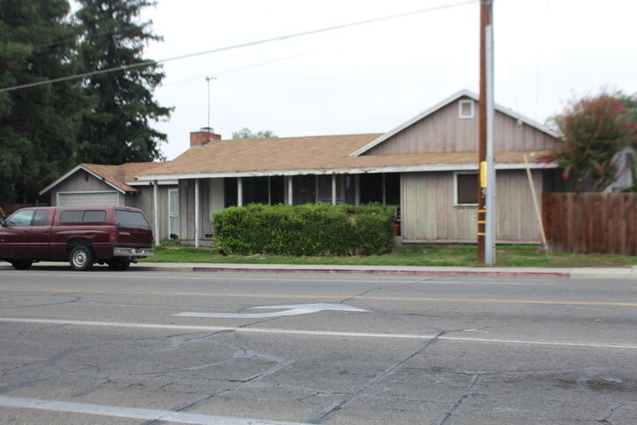 2013 S Giddings Street  Visalia CA 93277 photo