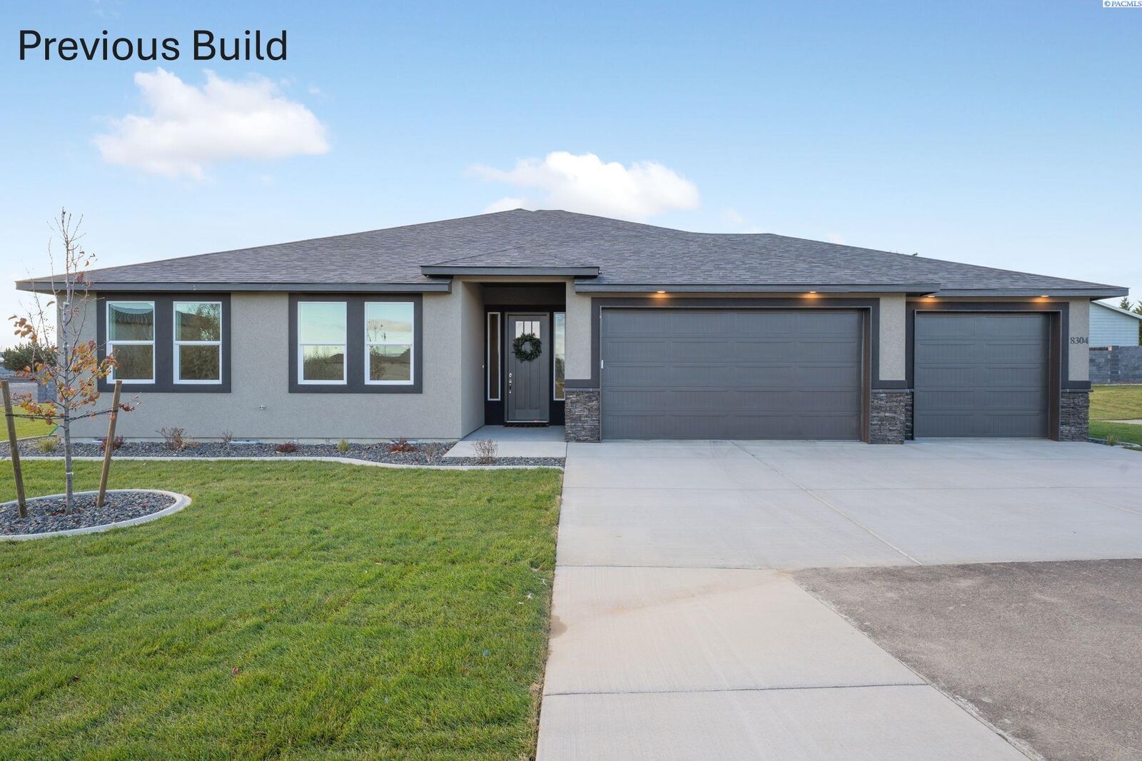 Property Photo:  1103 N Grant Place  WA 99336