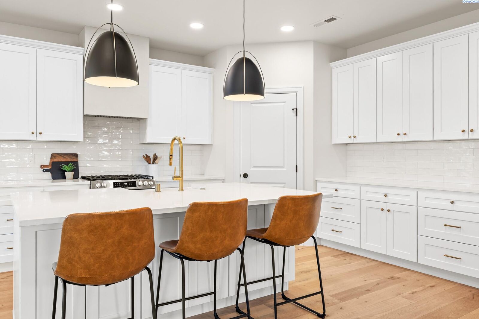 Property Photo:  3682 Morningside Parkway  WA 99352