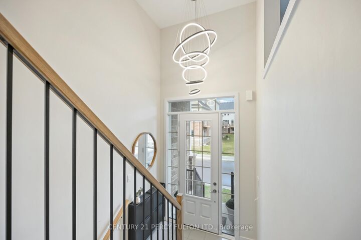 Photo de la propriété:  102 Lyall Stokes Circle  ON L0G 1M0