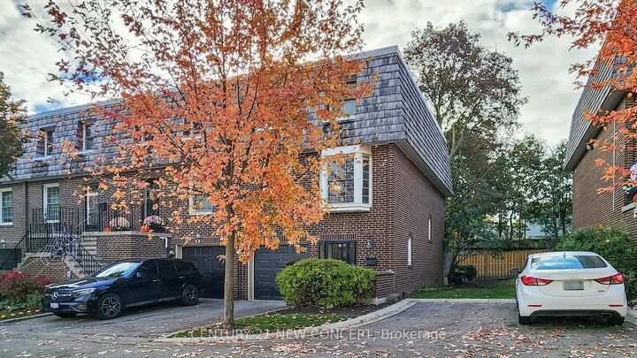 Property Photo:  11 Stonedale Placeway  ON M3B 1W2 