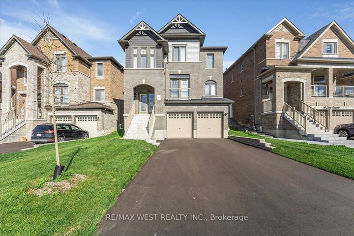 16 Janes Crescent — photo 1