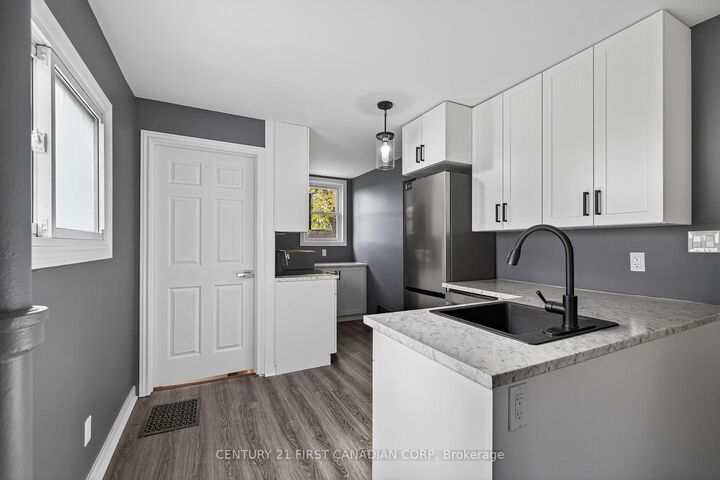 Photo de la propriété:  117 Sterling Street  ON N5Y 1Y9 