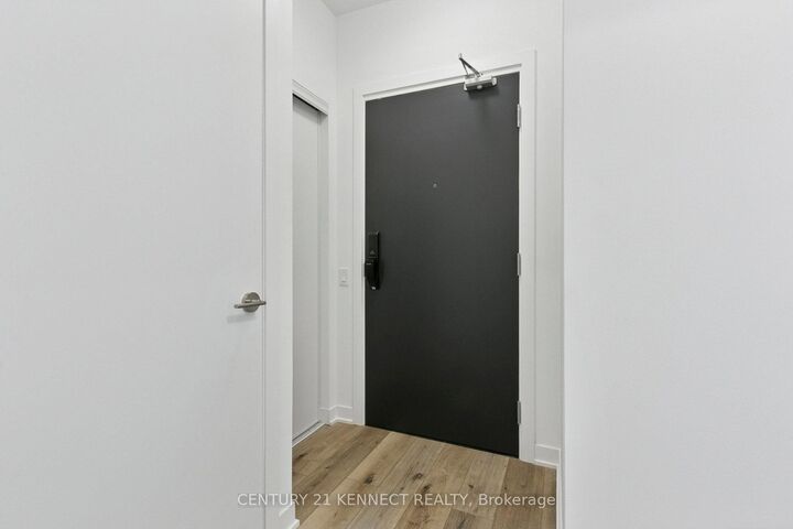 Photo de la propriété:  395 Dundas Street W 628  ON L6M 5R8