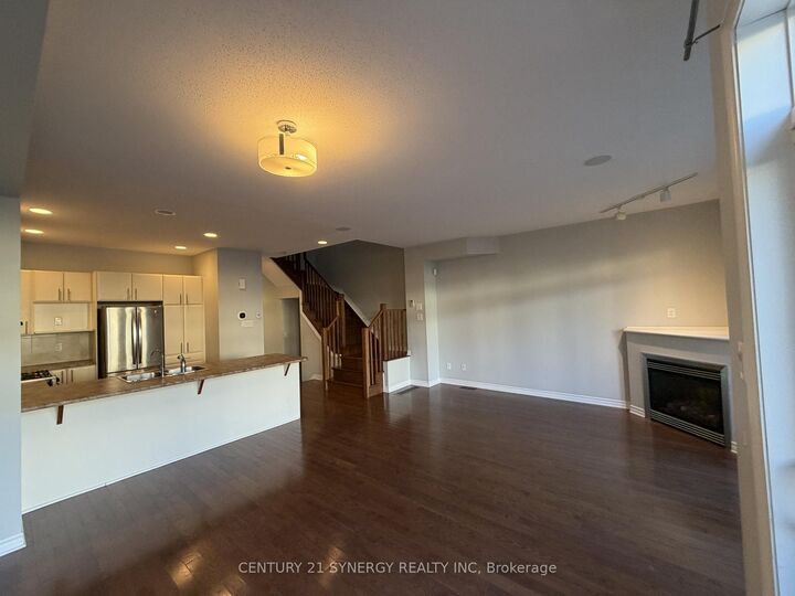 Property Photo:  744 Bowercrest Crescent  ON K1V 2M3