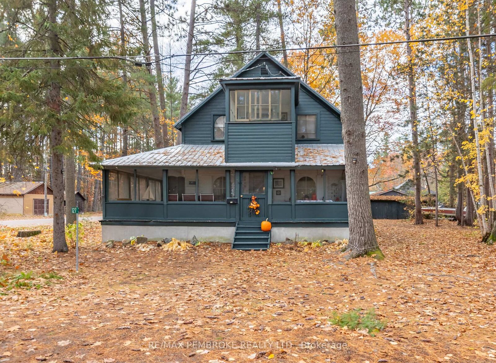 Property Photo: 127 Alexandra Street ON K8H 2R2