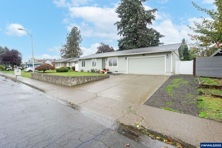 Property Photo:  4473 47th Av NE  OR 97305