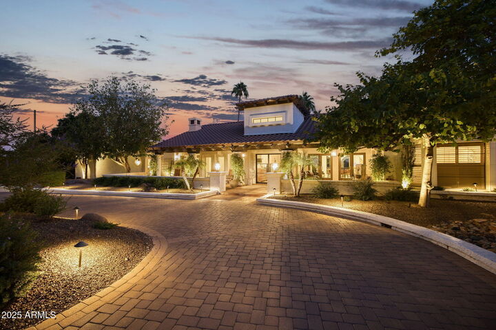 4801 E Moonlight Way  Paradise Valley AZ 85253 photo