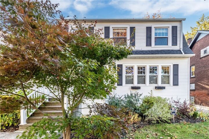 Property Photo:  45 Tuscarora Road  NY 14220 