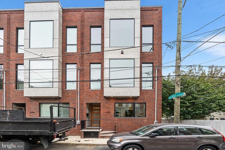 1242 E Oxford Street  Philadelphia PA 19125 photo