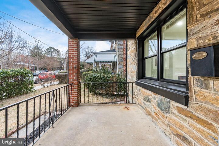 Property Photo:  928 Perry Place NE  DC 20017 