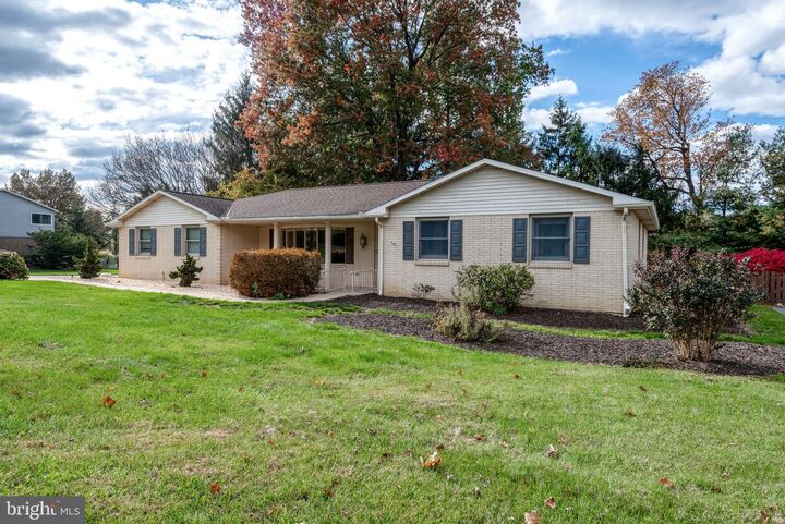 Property Photo:  3045 Round Hill Road  PA 17402