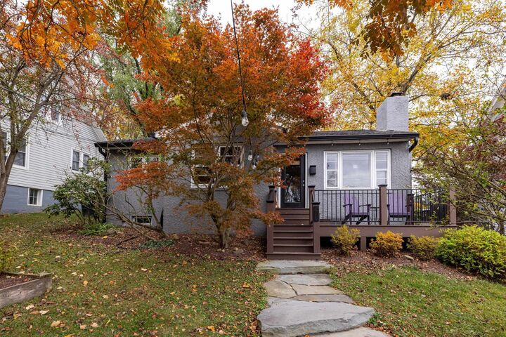 Property Photo:  515 Wolfe St E  VA 22801