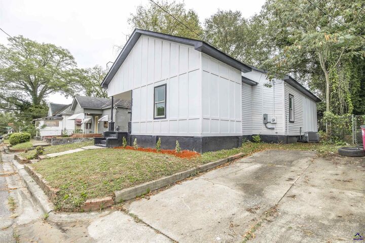 Property Photo:  335 Lincoln Avenue  GA 31201 