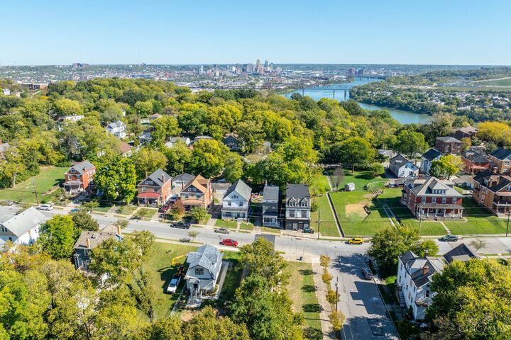 Property Photo:  602 Hawthorne Avenue  OH 45205 