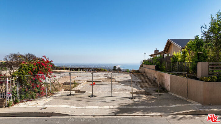 Property Photo: 16638 Charmel Ln CA 90272