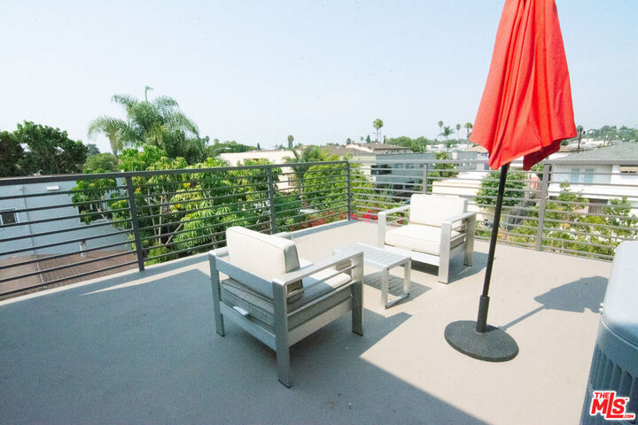 Property Photo: 2006 S Corning St CA 90034