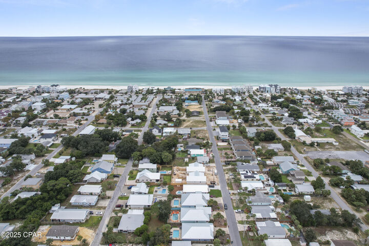 Property Photo: 228 16th Street FL 32413