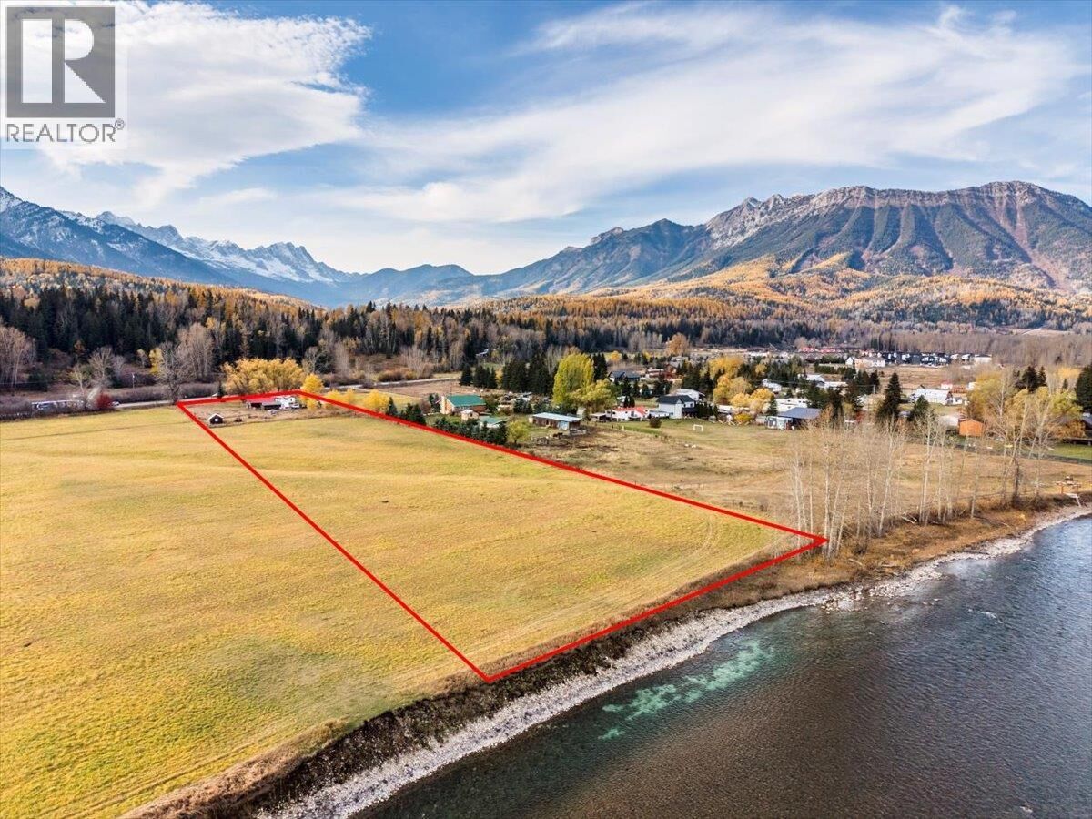Property Photo: 2370 Highway 3 Highway BC V0B 1M0