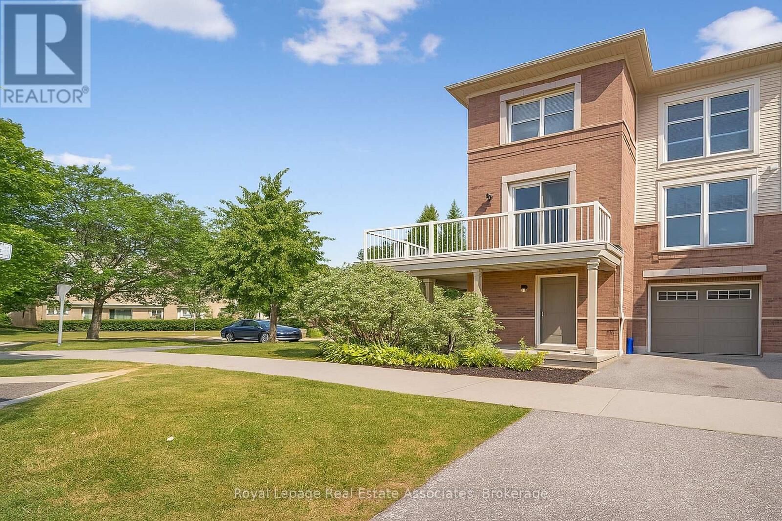 Property Photo:  165 Hampshire Way 71  ON L9T 8M7 