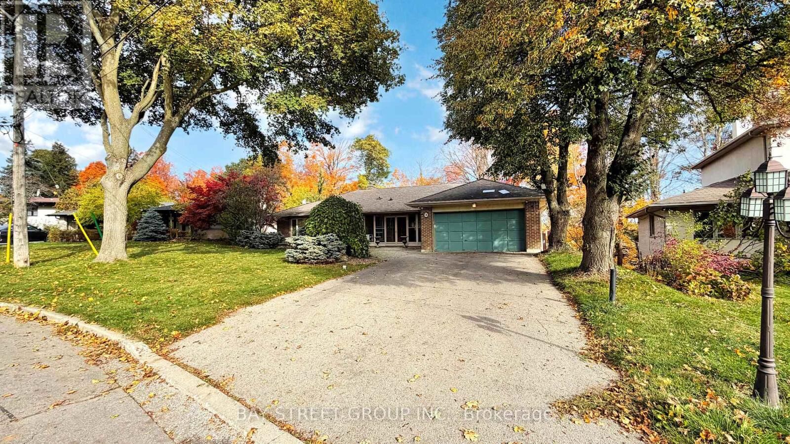 Property Photo: 26 Restwell Crescent B2 ON M2K 2A3