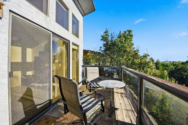 Property Photo: 29673 Holiday St CA 94544