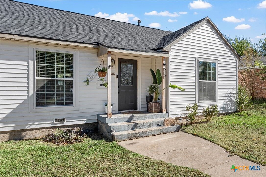 Property Photo:  819 N 7th Street  TX 76501 