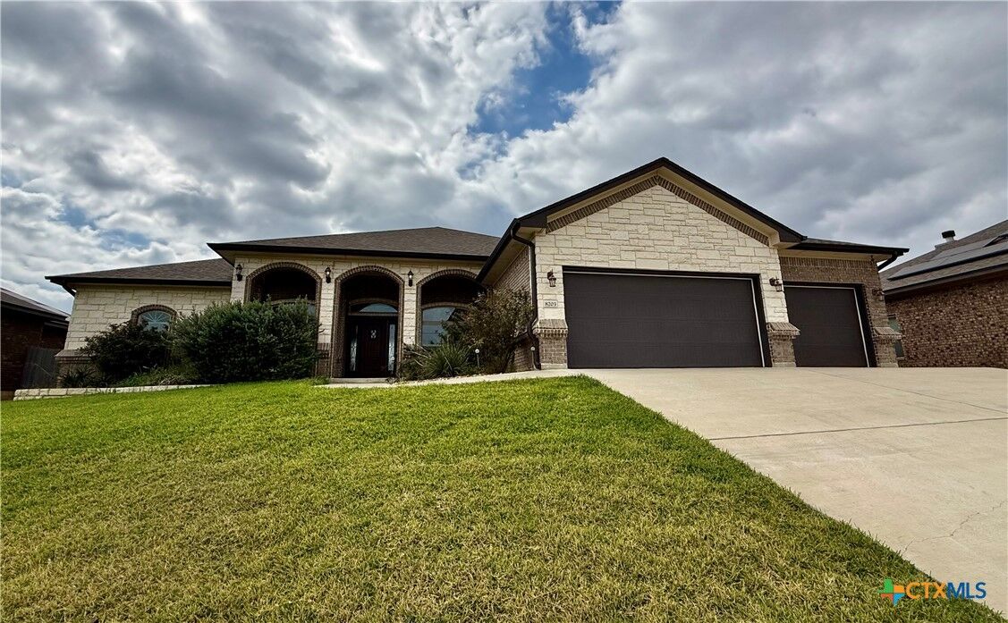 Property Photo:  8203 Grand Oaks Lane  TX 76542
