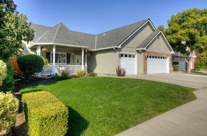 Property Photo:  8925 N Laureen Avenue  CA 93720 