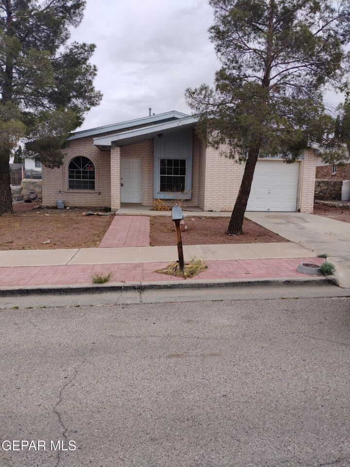 11753 Scott Simpson Drive  El Paso TX 79936 photo