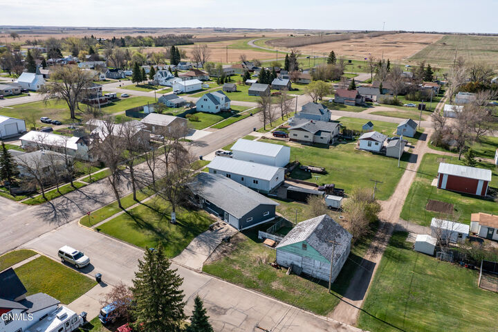 Property Photo:  404 Eggert Street  ND 58575 