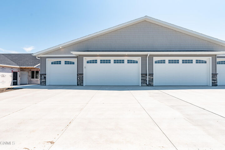 Property Photo:  5631 Davies Drive  ND 58503