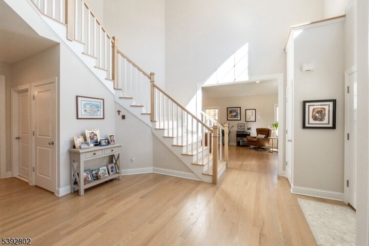 Property Photo:  9 Mary Farm Rd  NJ 07834