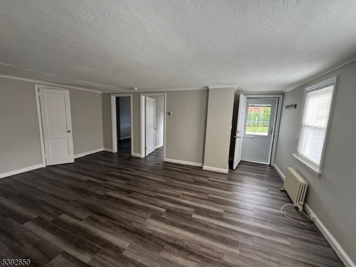 Property Photo:  17 N Passaic Ave 1st Fl  NJ 07928 