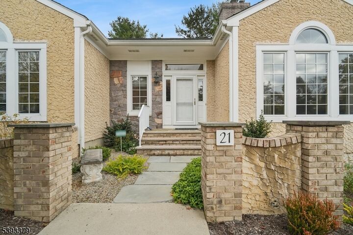 Property Photo:  21 Rolling Hill Ct  NJ 07940