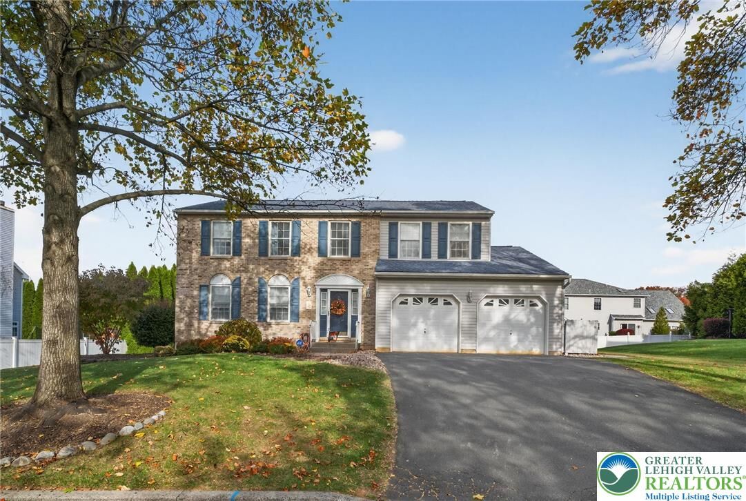 Property Photo:  3905 Evergreen Drive  PA 18020