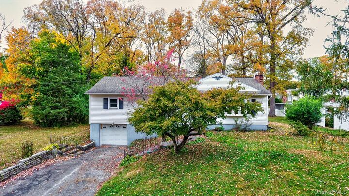 Property Photo:  4 Parade Place  NY 12553