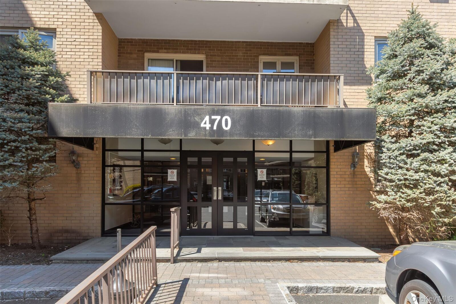 Property Photo:  470 Halstead Avenue 6V  NY 10528 