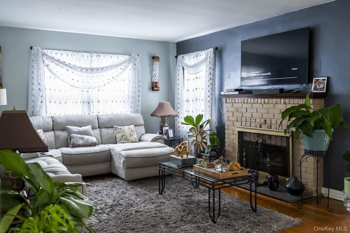 Property Photo:  1023 Schuman Place  NY 11510 